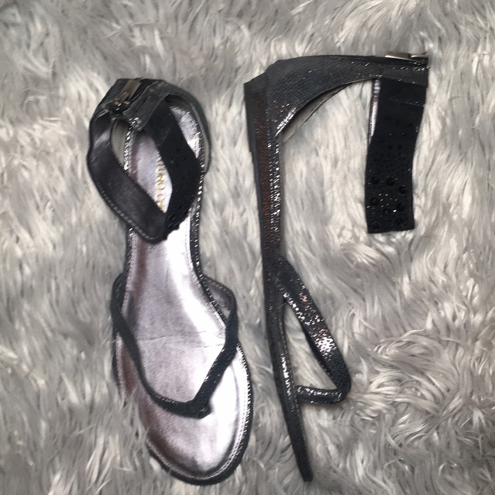 Arturo Chiang Leather & Bling Sandals